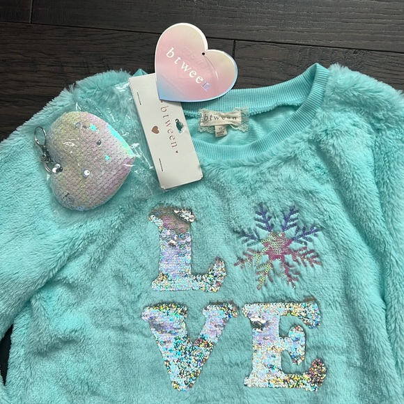 Btween, Girls Fluffy pullover, w/ matching keychain, teal, LOVE, size 12 - Picture 3 of 4